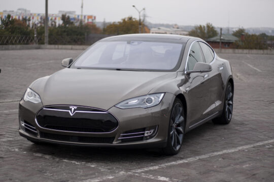 TESLA Model S 16