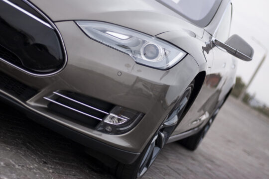 TESLA Model S 18
