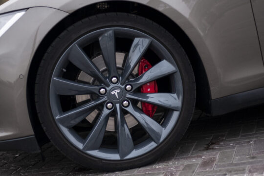 TESLA Model S 20