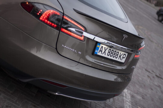 TESLA Model S 26
