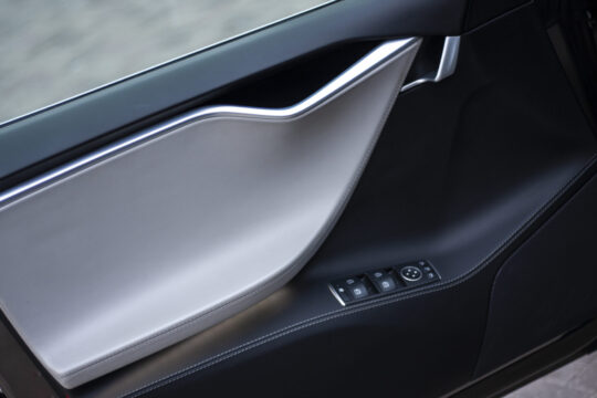 TESLA Model S 38