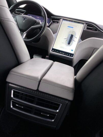 TESLA Model S 6